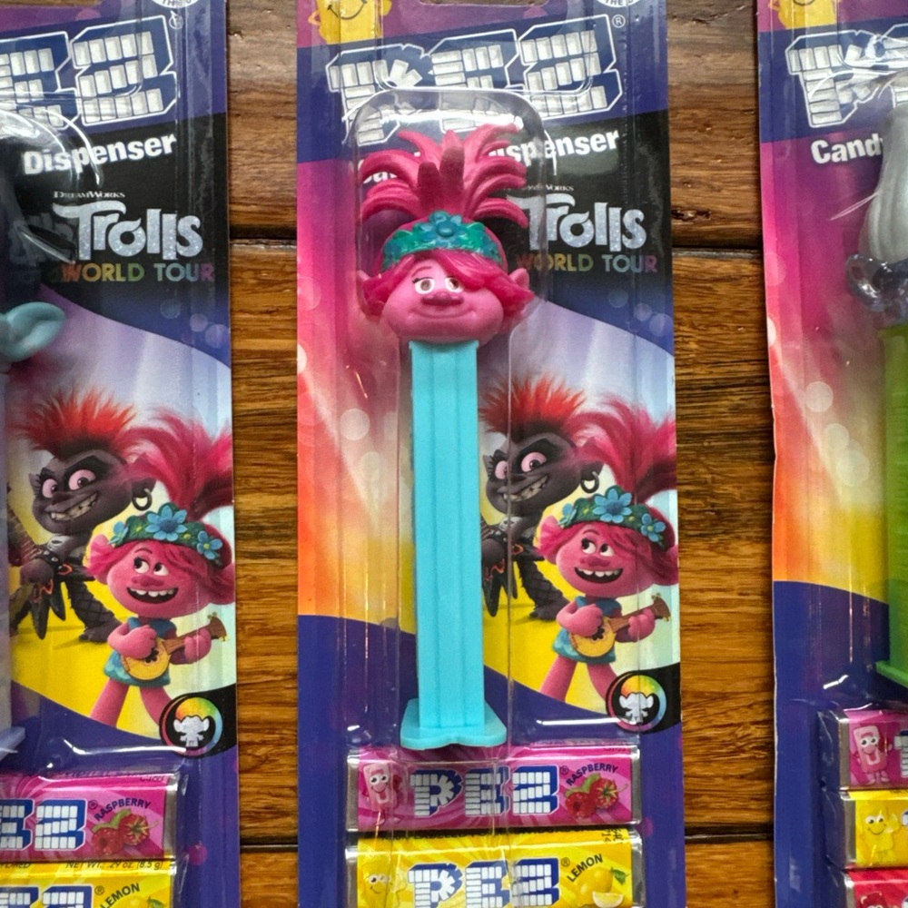 2023 Lot of 3 Trolls Pez ~ Poppy, Branch & Guy Diamond ~ New On Cards - Picture 5 of 10